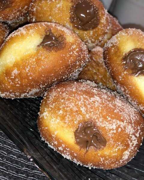 Donuts fourrés au chocolat
