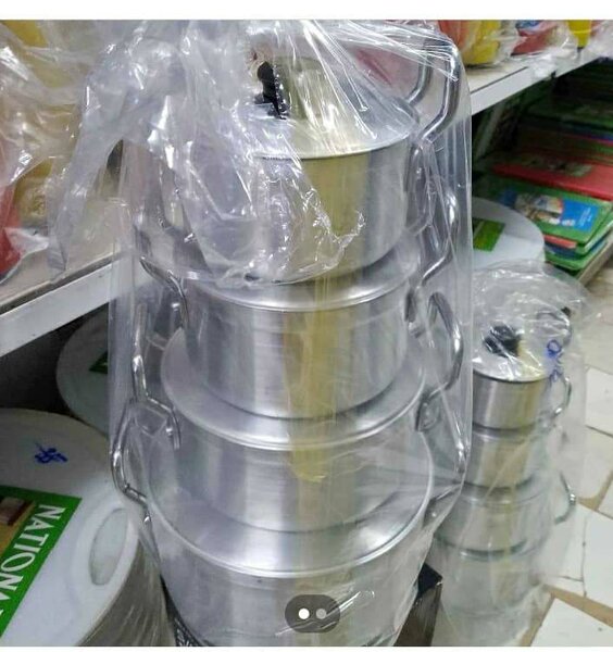 Casseroles empilables en aluminium