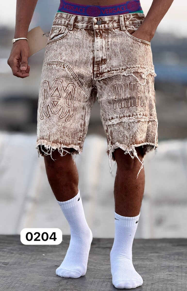 Shorts en jean déchirés tendance