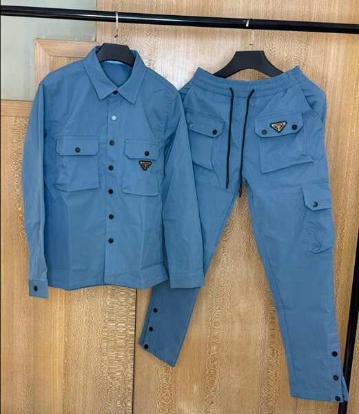 Complet survêtement de la marque prada