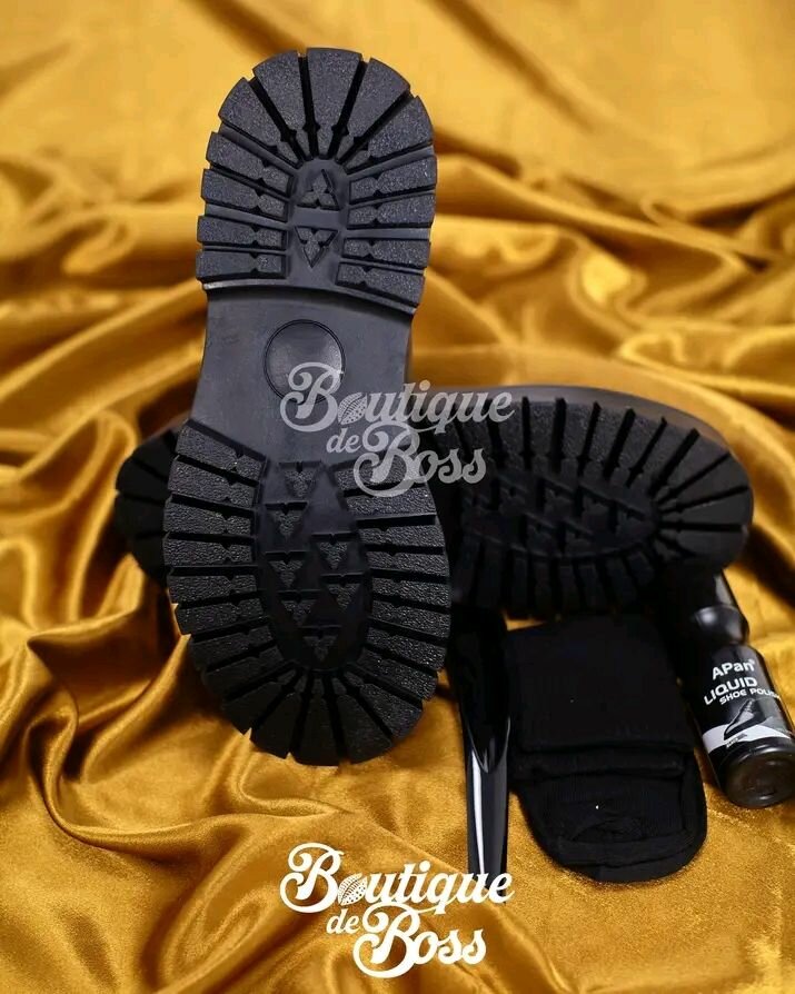 Chaussures habillées en cuir noir