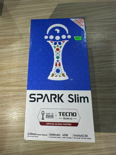 Smartphone Tecno Spark Slim