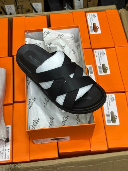 Sandales noires pour hommes