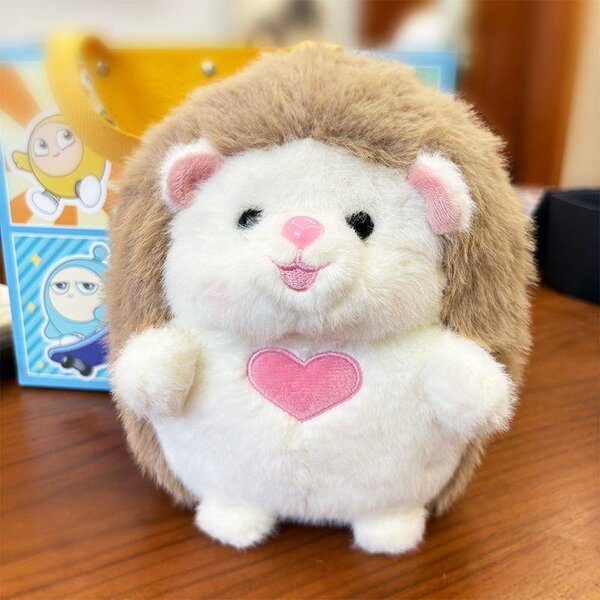 Hérisson peluche mignon