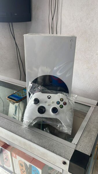 Xbox série s casi neuf