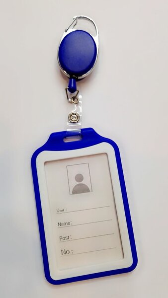 Porte-badge rétractable bleu