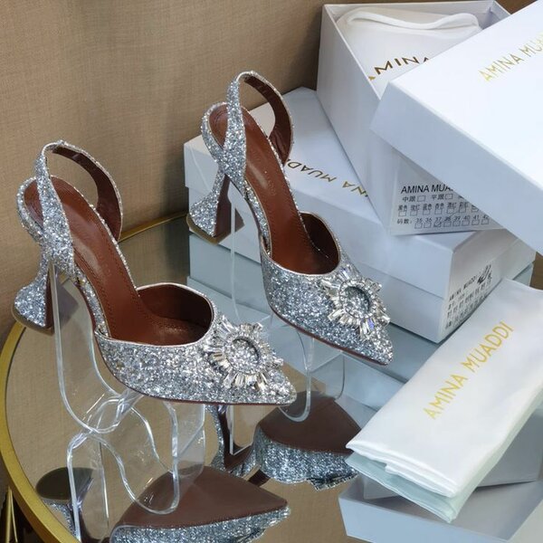 Ladies heeled sandals