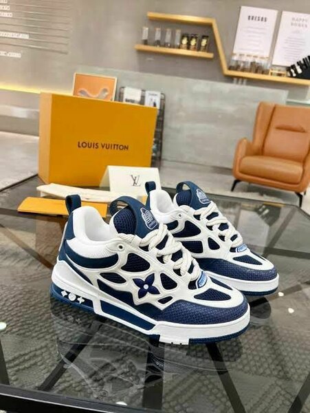 LUIS VUITTON LV STAKE