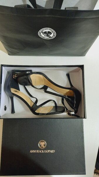 Элегантные босоножки