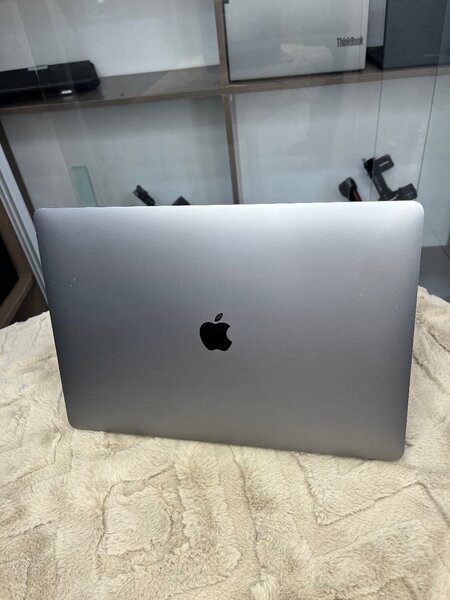 MacBook Pro 2019 i9 16go/512go