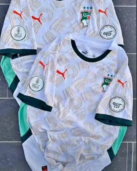 Maillot de football blanc