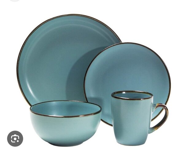 Stoneware dinnerware set