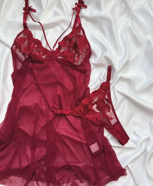 Ensemble lingerie dentelle rouge