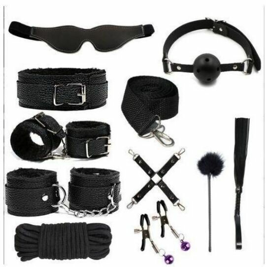 Kit BDSM avec menottes