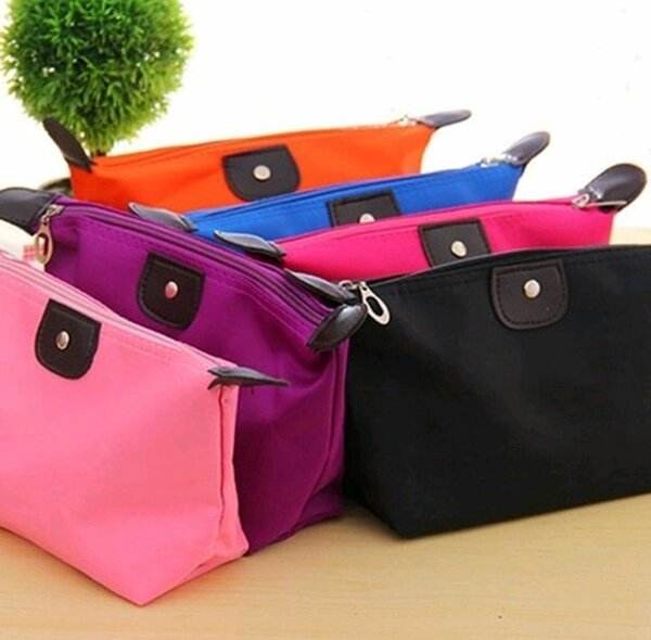 Trousse de maquillage colorée