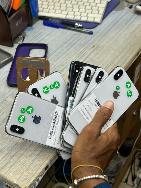 Iphone x casi neuf 64 gigas super propre batterie 100 pource