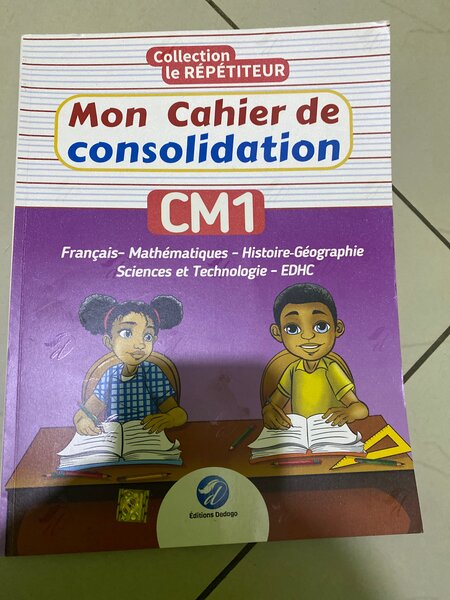 Livre d'exercices scolaire CE1 CM1