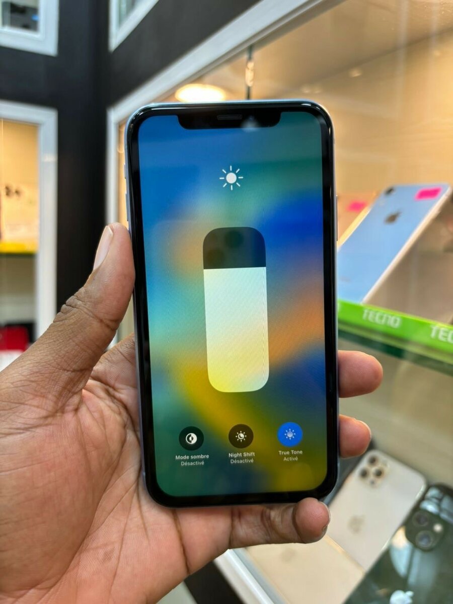 iPhone XR 64giga casineuf très propre