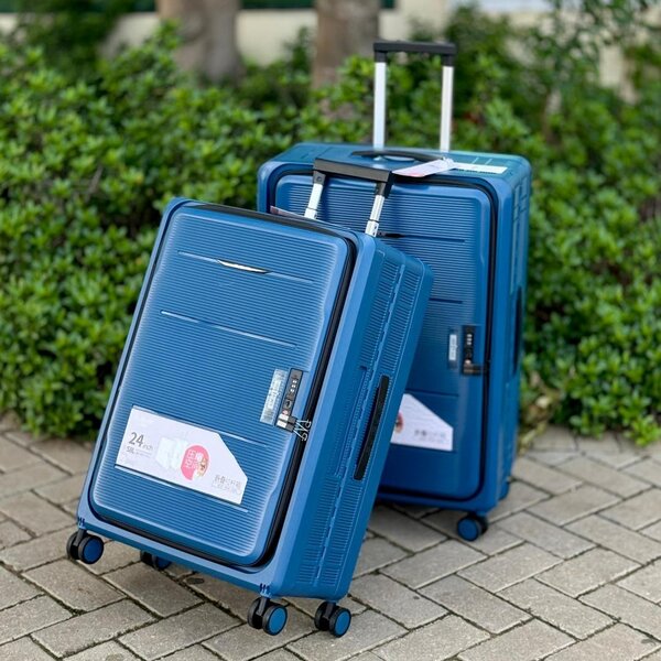 Foldable suitcase