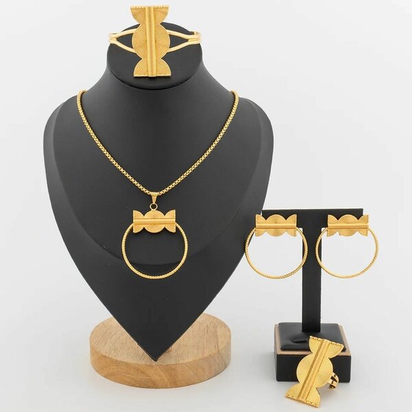 Boucles d'oreilles et bague