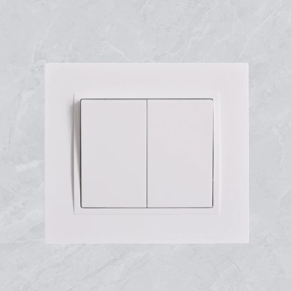 Interrupteur mural double moderne