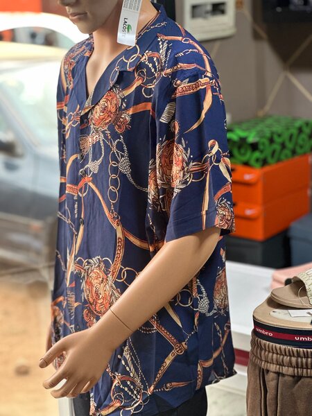 Chemise homme à motifs fleuris