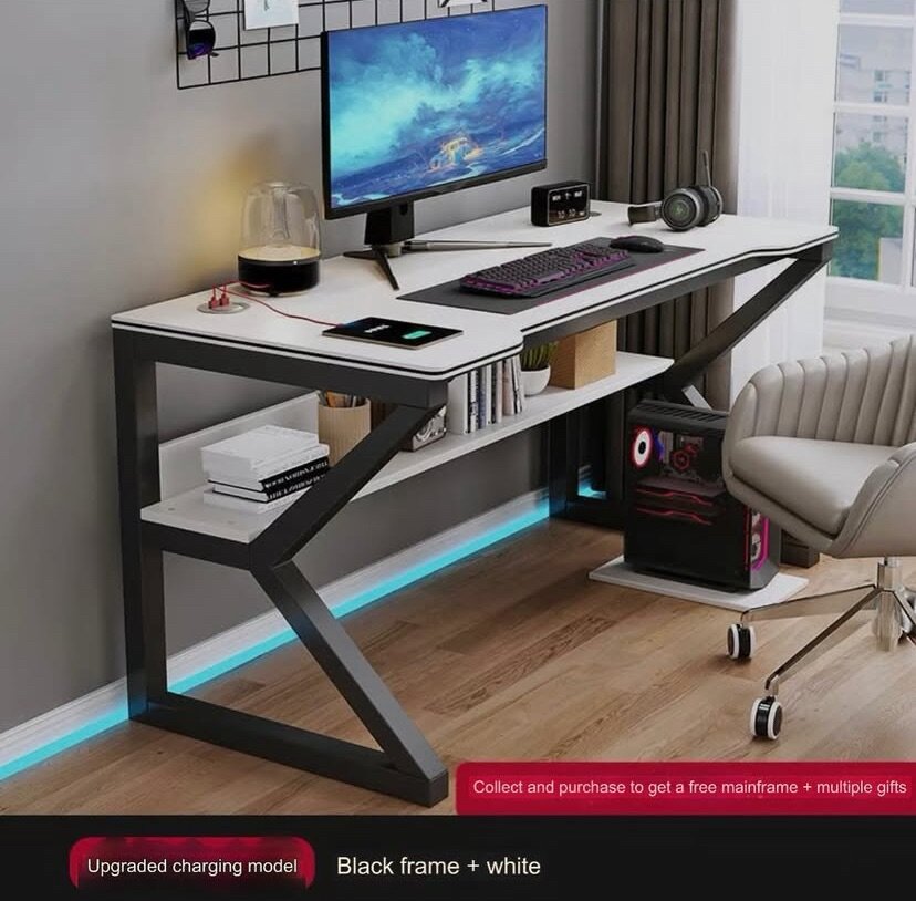 1.4M GAMING DESK