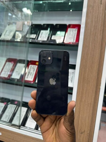 iPhone 12 simple tout passe