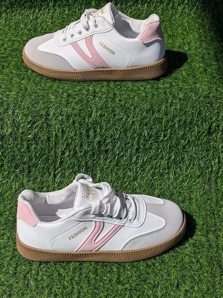 Ladies light sneakers 