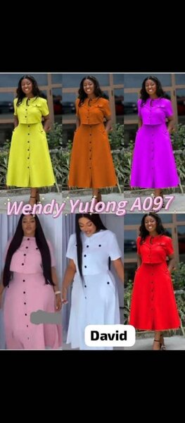 Robe élégante avec boutons