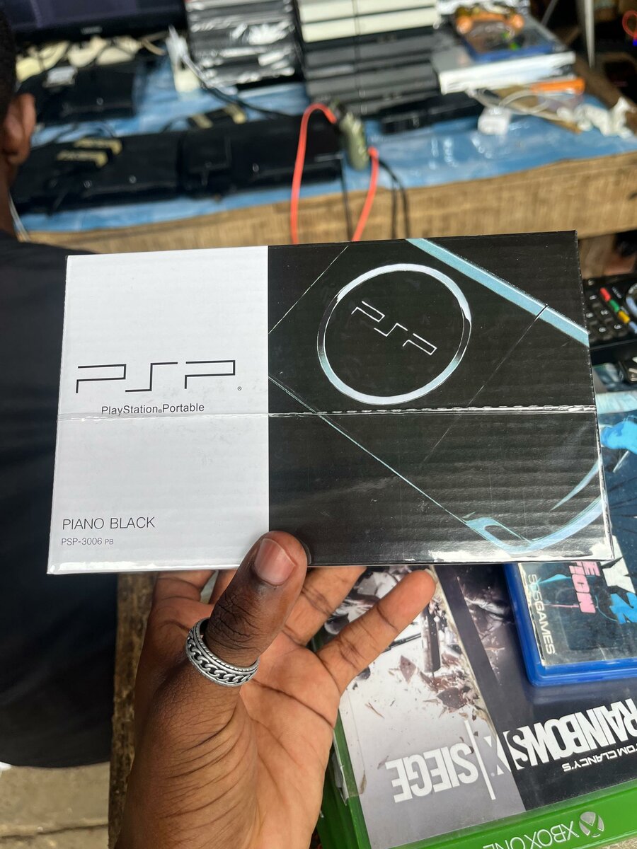 Sony PSP Piano Black Console