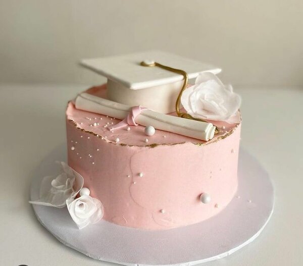 Graduation cakes