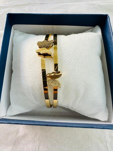 Ladies fashion bracelet