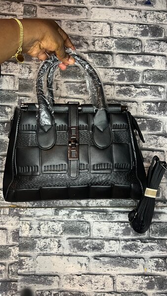 Sac à main élégant noir