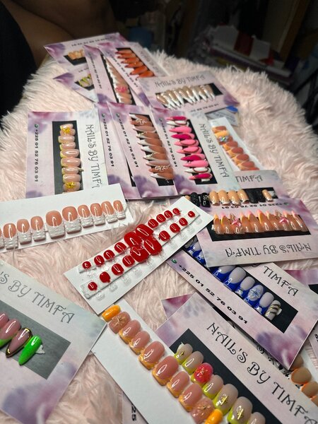 Ongles Pressés Colorés Variés