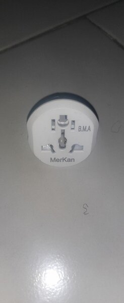 Adaptateur de Prise Universelle