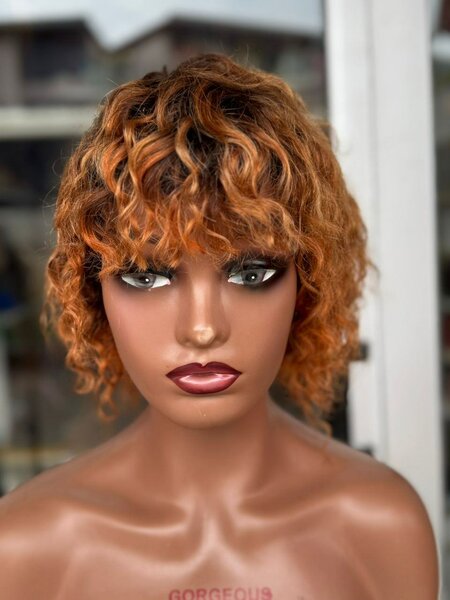 Perruque bouclée flamboyante