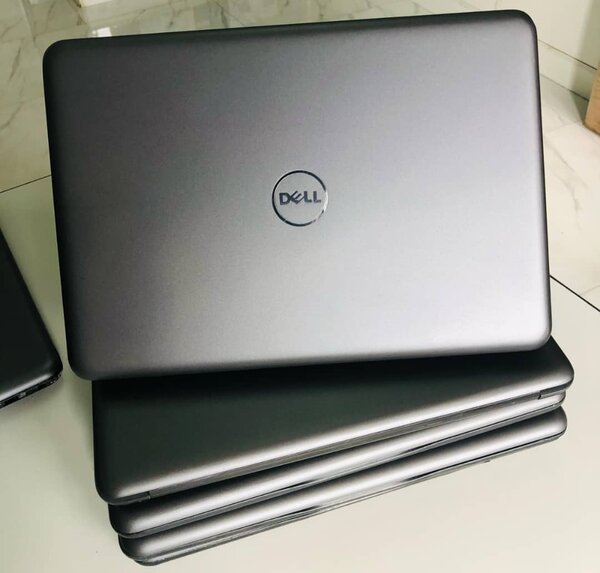 Dell 7280   8GBRAM  256GB SS