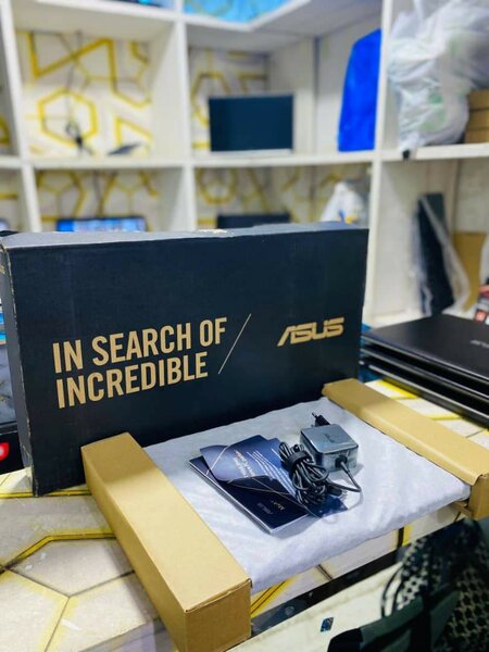 Asus vivobook 15   AMD Radeon A4 ( core i3