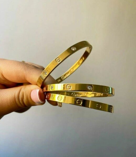 Lot de bracelets en or