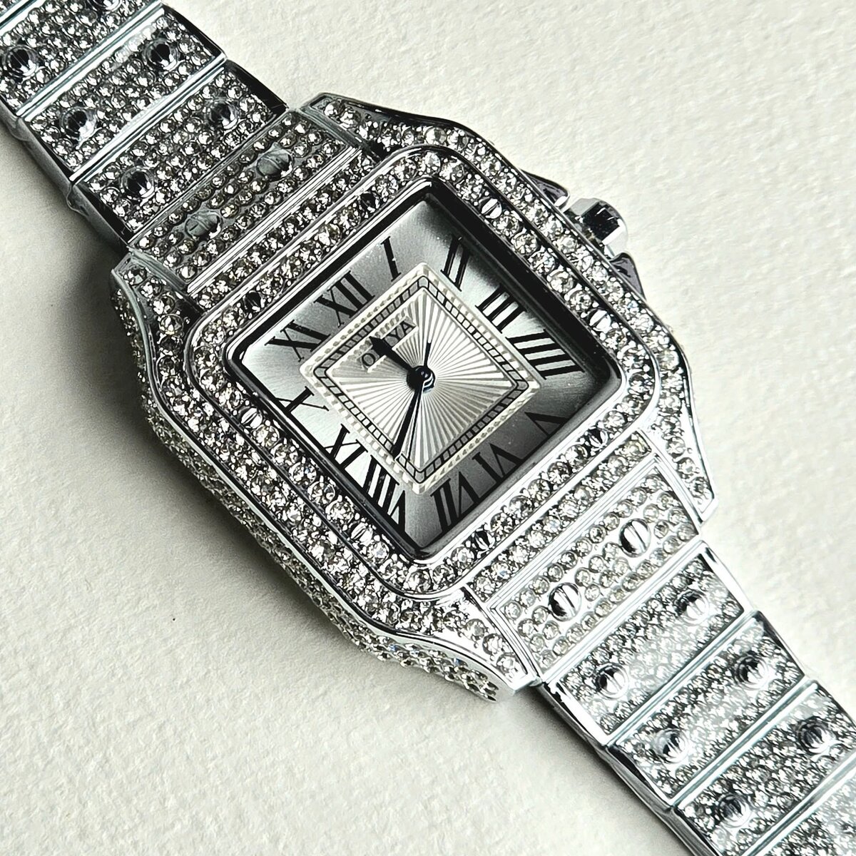 Montre en acier inoxydable élégante