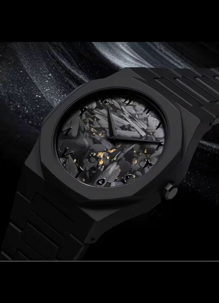 Montre élégante en céramique noire