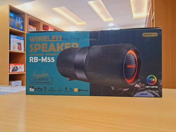 Remax portable Bluetooth speaker