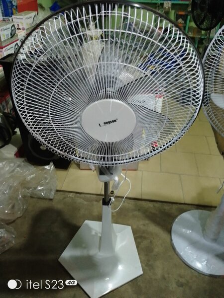 Ventilateur sur pied oscillant