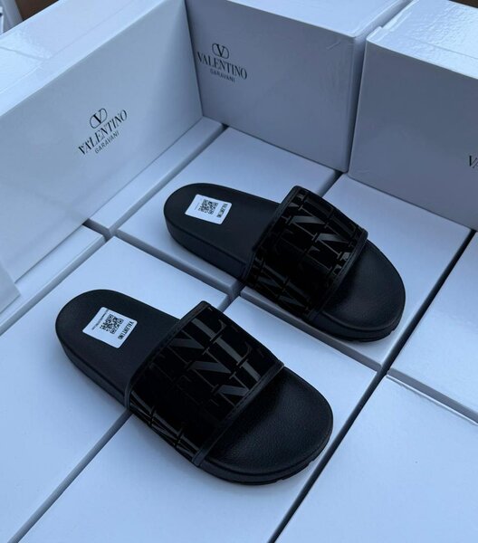 SANDALE VALENTINO EN GOMME