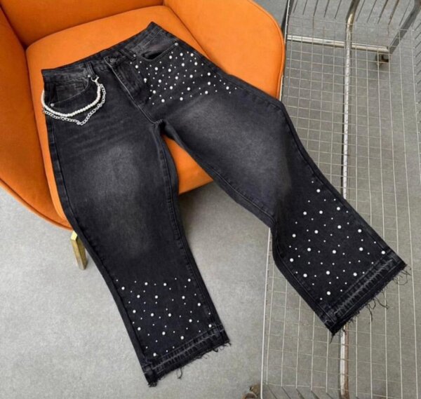 Jean noir perlé élégant