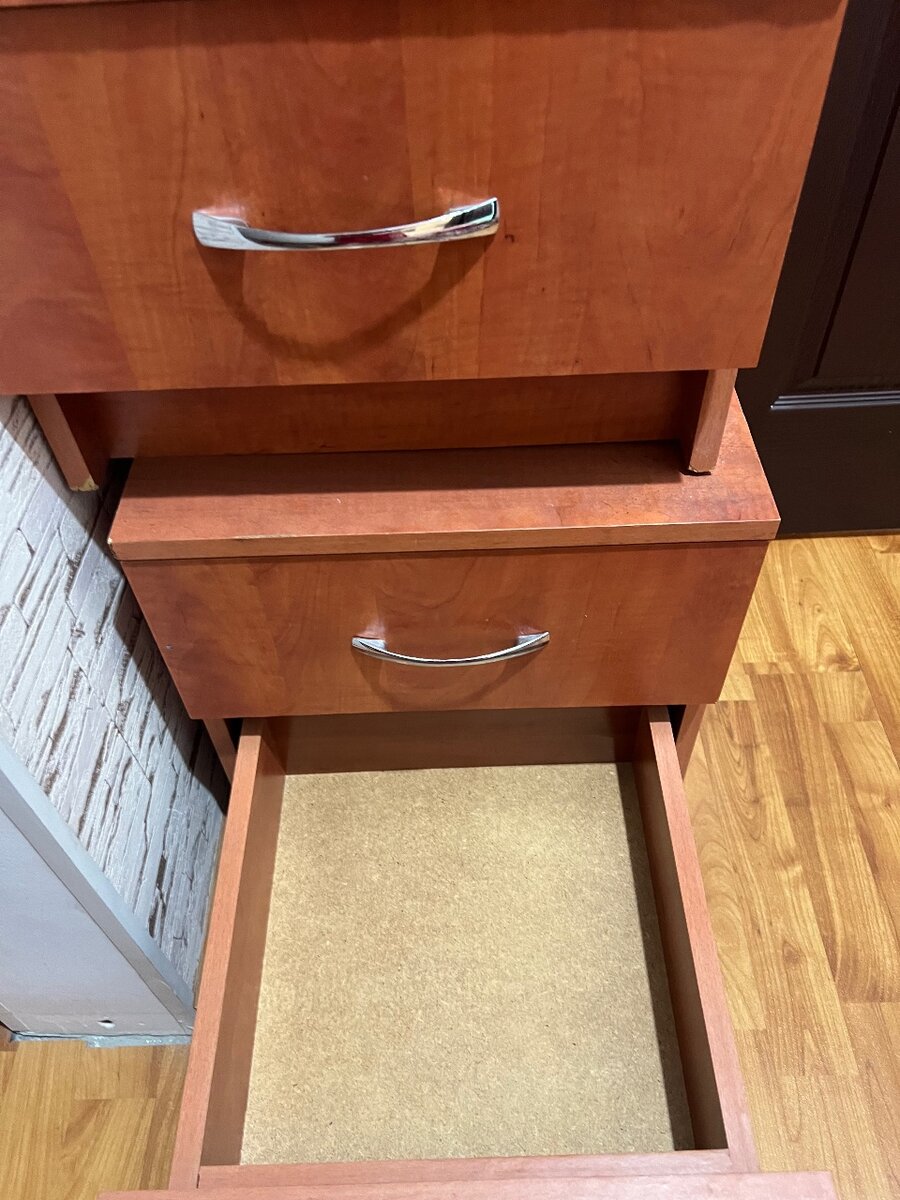 Прикроватный тумбочки