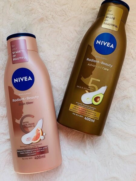 Lotion Corps NIVEA Radiant & Beauty