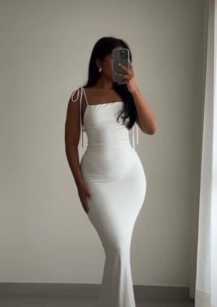 Robe longue blanche élégante