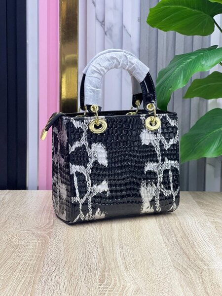 Sac à main crocodile élégant